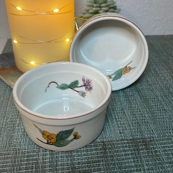#72 Two Cute Flower Bakeware Dishes - Picture 7 of 15